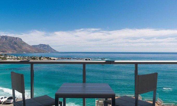 Clifton Apartment | 13 Dunmore : Pam Golding Properties