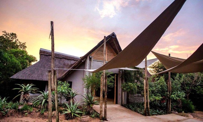 Embonisweni Cabin | 135 m² Lodge ∙ 4 guests