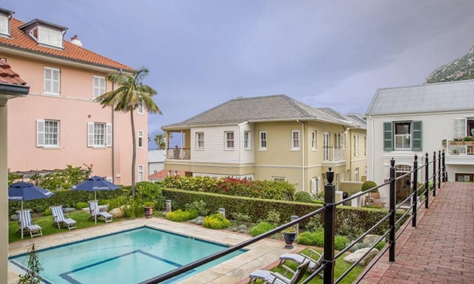 Kalk Bay House | 140 m² House ∙ 2 bedrooms ∙ 4 guests