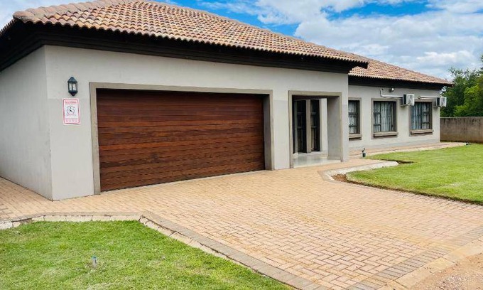 Bela-Bela Villa | 142 m² Villa ∙ 3 bedrooms ∙ 6 guests