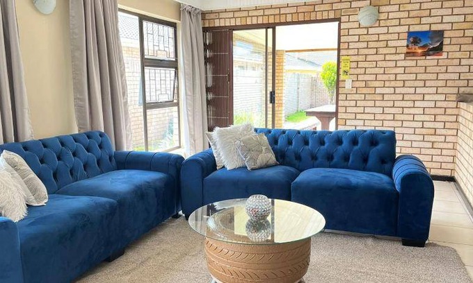 Summerstrand House | 15 m² House ∙ 6 bedrooms ∙ 10 guests