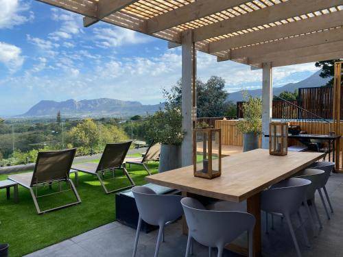Constantia Apartment | 150 m² Apartment ∙ 3 bedrooms ∙ 6 guests