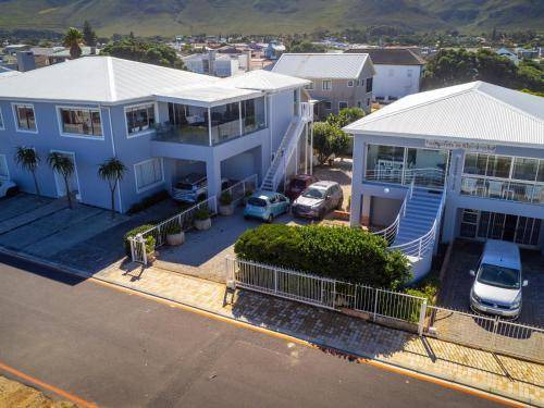 Kleinmond Bed & Breakfast | 150 m² Bed and breakfast ∙ 3 bedrooms ∙ 6 guests