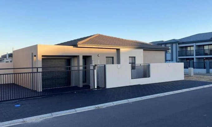 Cape Town House | 150 m² House ∙ 2 bedrooms ∙ 5 guests