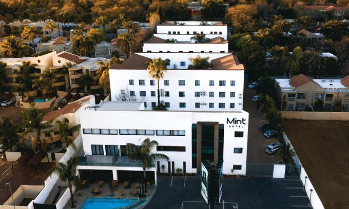 Sandown Hotel | 155 m² Hotel ∙ 8 guests