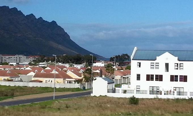 Gordons Bay Central Apartment | 159 Labella