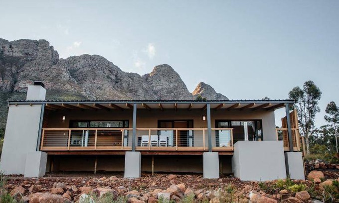 Slanghoek Apartment | 160 m² Apartment ∙ 2 bedrooms ∙ 4 guests