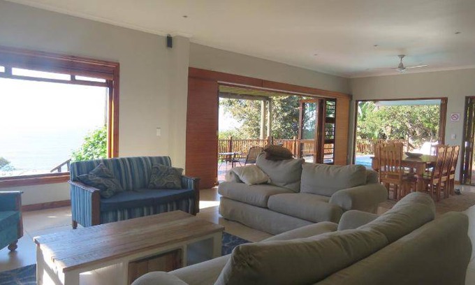 Port Shepstone House | 160 m² House ∙ 4 bedrooms ∙ 8 guests