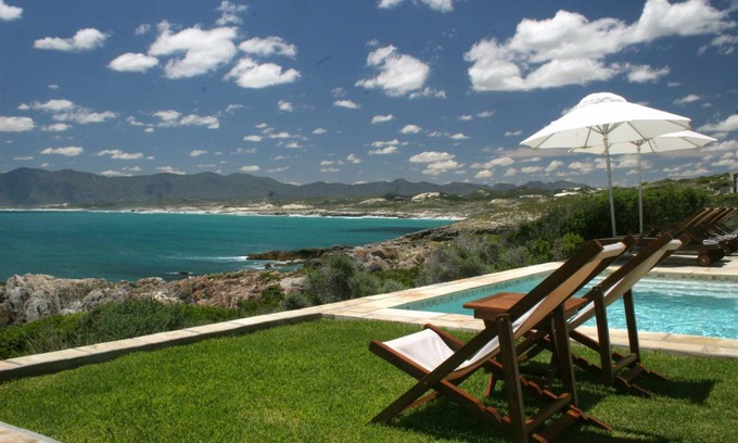 De Kelders Bed & Breakfast | 170 m² Bed and breakfast ∙ 2 bedrooms ∙ 4 guests