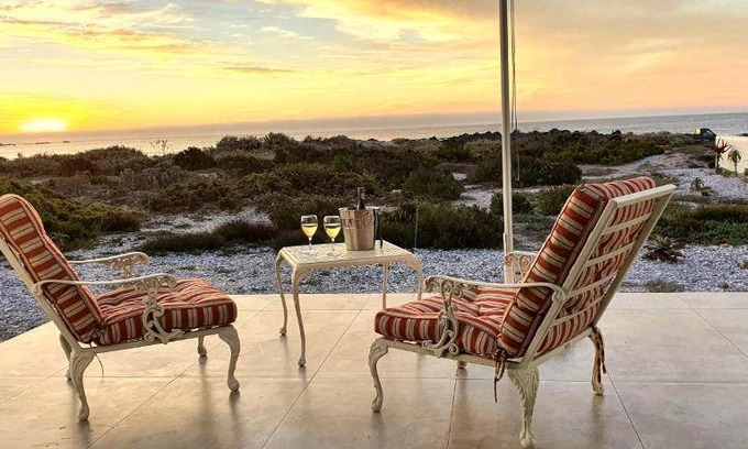 Paternoster House | 170 m² House ∙ 2 bedrooms ∙ 4 guests