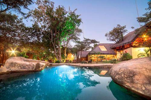Thorny Bush Game Reserve Cabin | 175 m² Lodge ∙ 2 bedrooms ∙ 127 guests