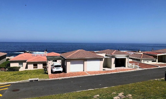 Hermanus Apartment | 176 hbc