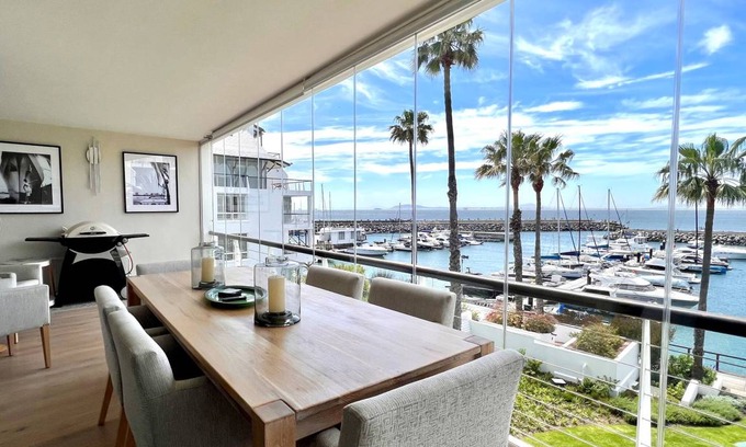 Mouille Point Apartment | 180 m² Apartment ∙ 3 bedrooms ∙ 6 guests