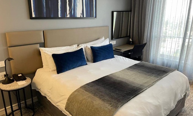 Sandown Apartment | 2 bedroom apartment in Sandton!