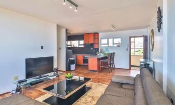 Warner Beach Apartment | 2 Bedroom - Holiday apartment on the beach