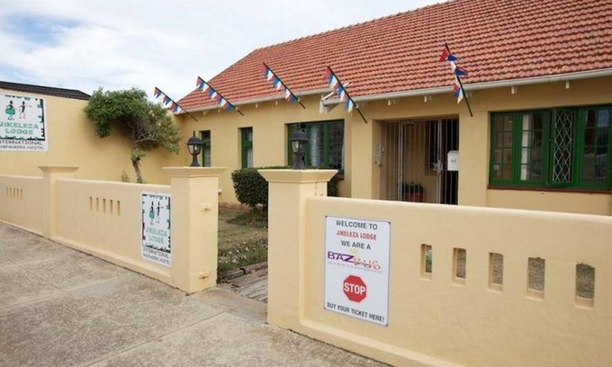 Port Elizabeth Central Hostel | 20 m² Hostel ∙ 5 guests