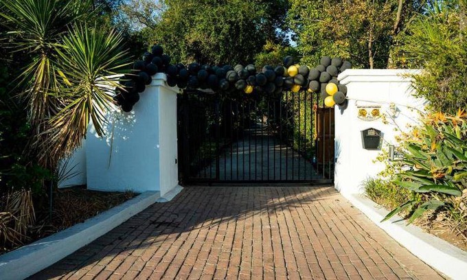 Greater Johannesburg Metropolitan Area House | 20 m² House ∙ 4 bedrooms ∙ 8 guests