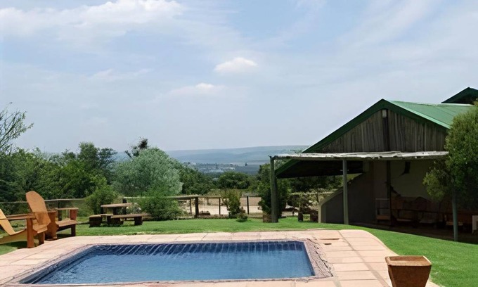 Magaliesberg Apartment | 20 m² Serviced apartment ∙ 3 bedrooms ∙ 10 guests
