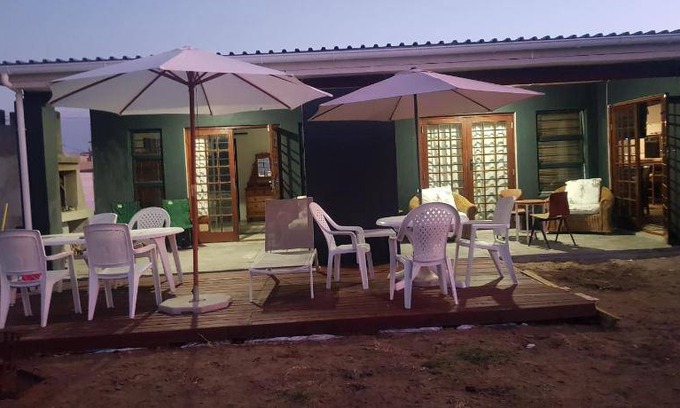 Pearly Beach House | 200 m² House ∙ 5 bedrooms ∙ 8 guests