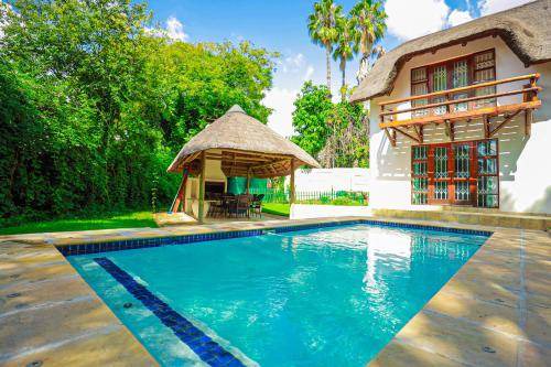 Greater Johannesburg Metropolitan Area Villa | 2000 m² Villa ∙ 3 bedrooms ∙ 6 guests