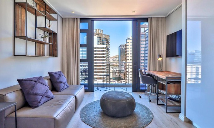 Cape Town City Centre Apartment | 2004 Sixteen on Bree by CTHA