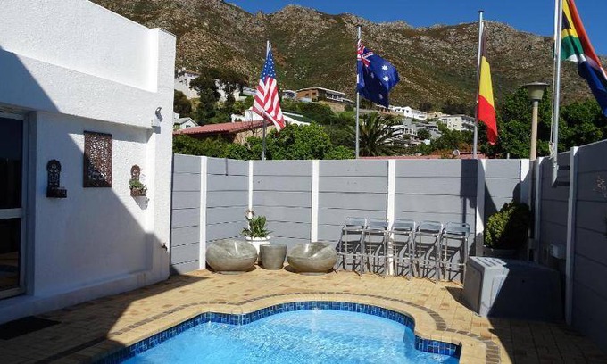 Gordons Bay Central Bed & Breakfast | 21 m² Bed and breakfast ∙ 8 guests