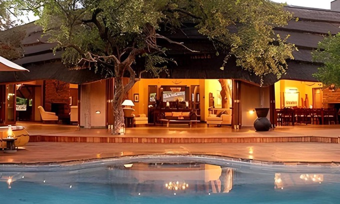 Madikwe Game Reserve Cabin | 223 m² Lodge ∙ 4 guests