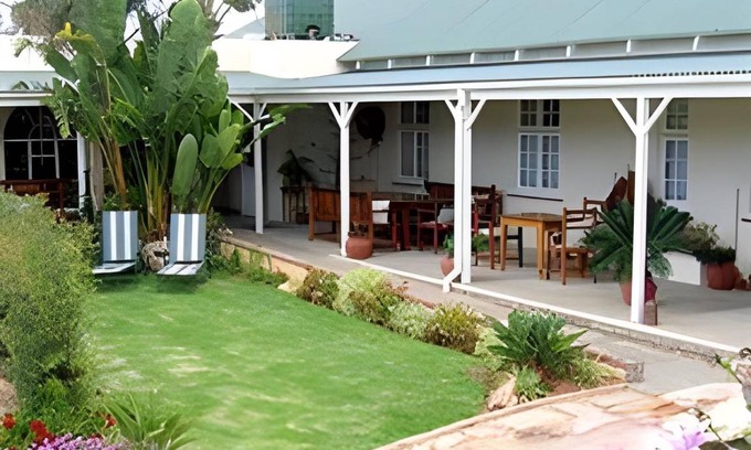 Oudtshoorn Bed & Breakfast | 23 m² Bed and breakfast ∙ 127 guests
