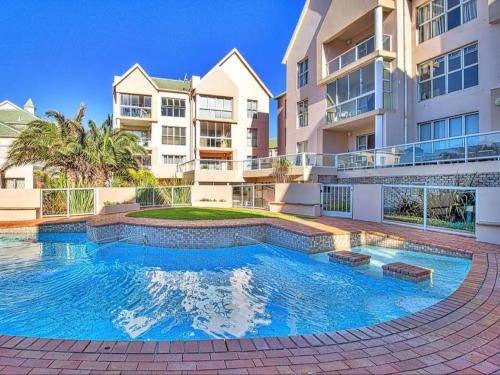 Pollok Beach Apartment | 230 m² Apartment ∙ 3 bedrooms ∙ 12 guests