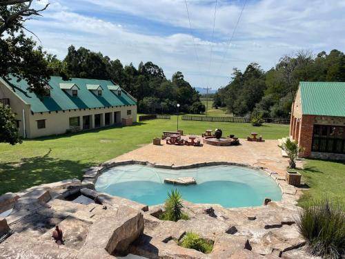 Kareedouw House | 240 m² Farmhouse ∙ 4 bedrooms ∙ 13 guests