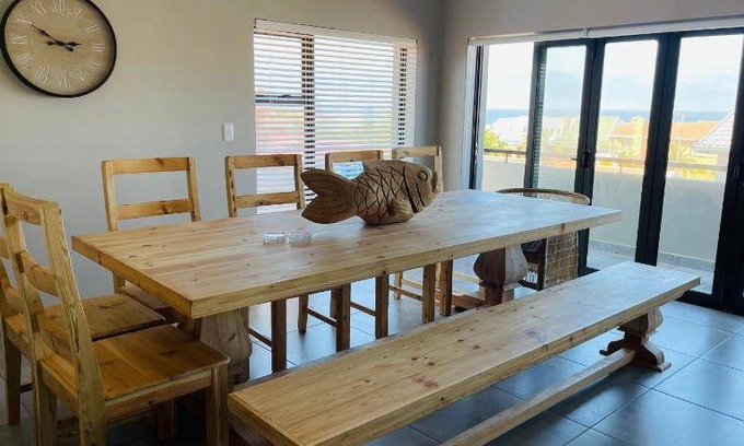 Hartenbos House | 250 m² House ∙ 3 bedrooms ∙ 6 guests