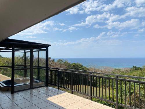 Hibberdene House | 250 m² House ∙ 4 bedrooms ∙ 8 guests