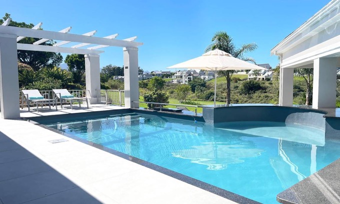George House | 260 m² House ∙ 3 bedrooms ∙ 6 guests