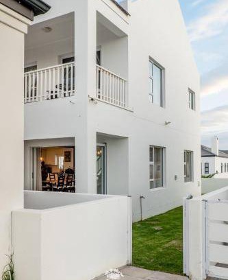 St. Helena Bay House | 30 m² House ∙ 3 bedrooms ∙ 6 guests