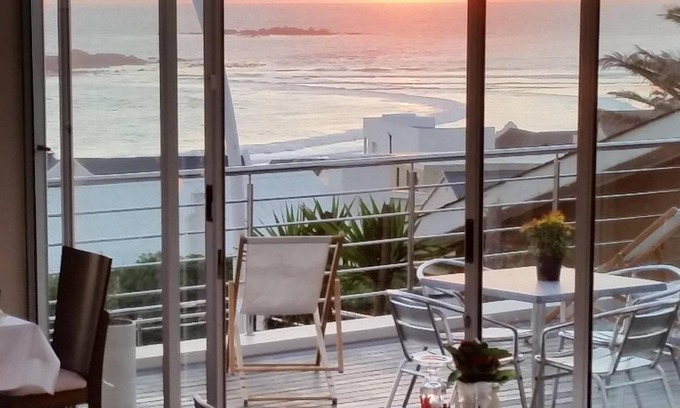 Bloubergstrand Bed & Breakfast | 300 m² Bed and breakfast ∙ 5 bedrooms ∙ 127 guests