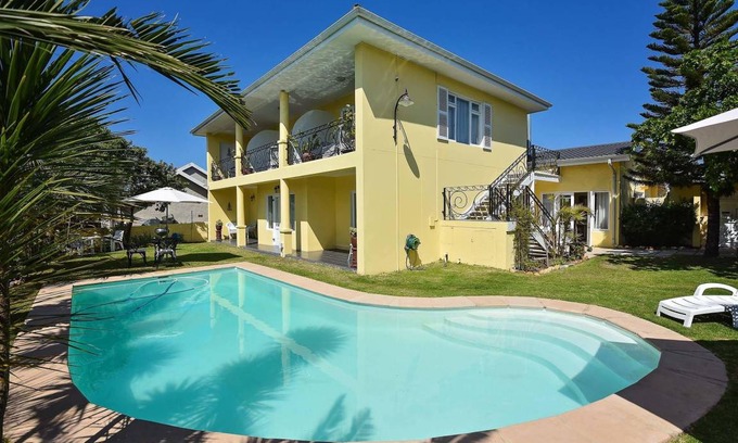 Plettenberg Bay Bed & Breakfast | 32 m² Bed and breakfast ∙ 2 bedrooms ∙ 127 guests