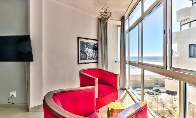 Sea Point Apartment | 33 Blue Waters Studio Apartment.