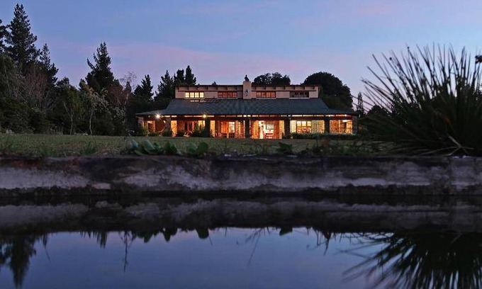 Hogsback House | 344 m² House ∙ 4 bedrooms ∙ 8 guests