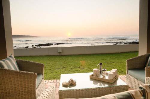 Jongensfontein Bed & Breakfast | 350 m² Bed and breakfast ∙ 2 bedrooms ∙ 7 guests