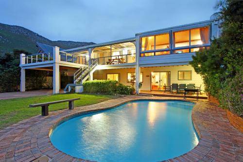 Scarborough Villa | 350 m² Villa ∙ 4 bedrooms ∙ 8 guests