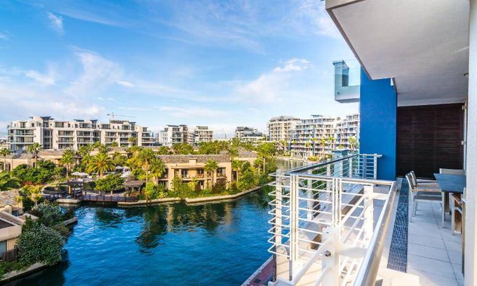Victoria and Alfred Waterfront Apartment | 380 m² Apartment ∙ 3 bedrooms ∙ 127 guests