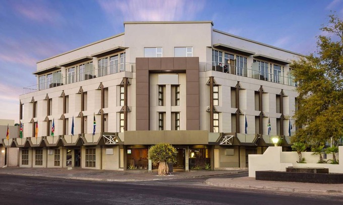 Upington Hotel | 40 m² Hotel ∙ 4 guests