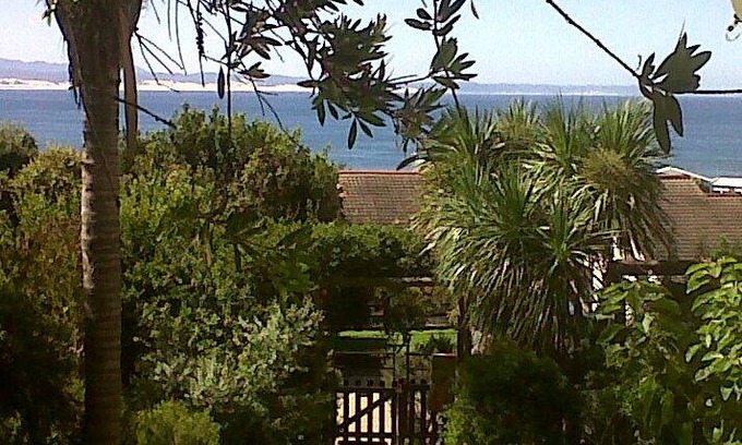 Wavecrest Other | 400 m² Accommodation ∙ 6 bedrooms ∙ 2 guests