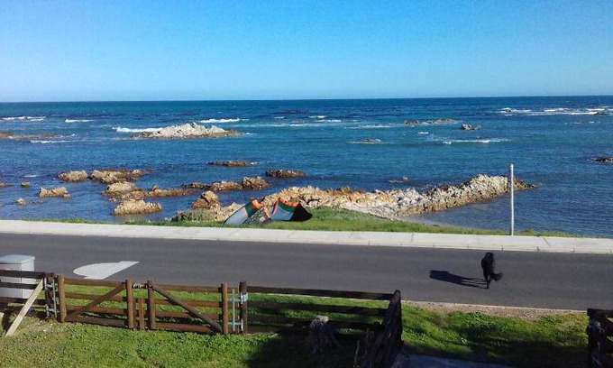 Franskraal House | 400 m² House ∙ 3 bedrooms ∙ 6 guests