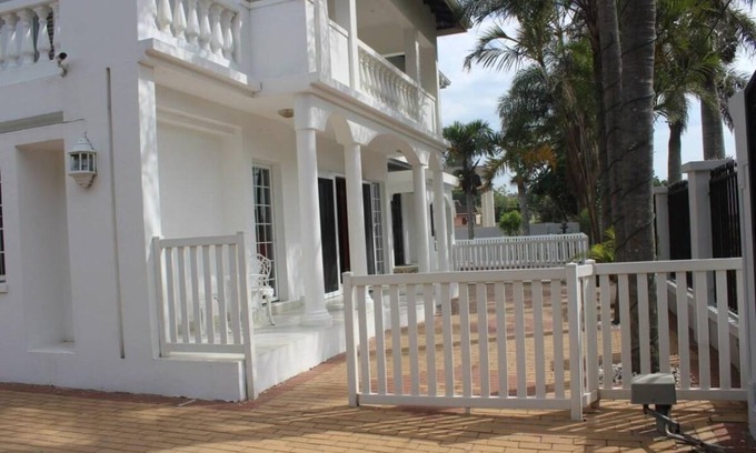 Durban North House | 4000 m² House ∙ 6 bedrooms ∙ 12 guests