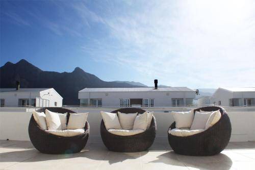 Kleinmond House | 420 m² House ∙ 4 bedrooms ∙ 127 guests