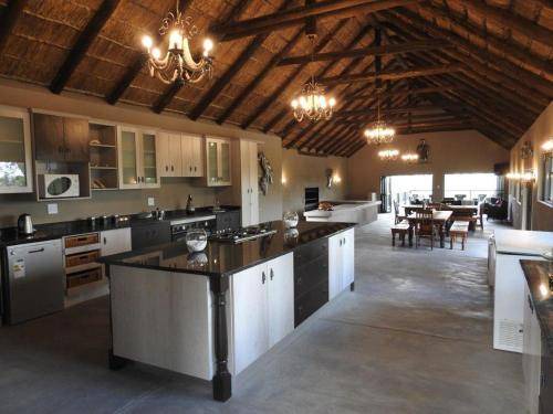 Phalaborwa Apartment | 430 m² Apartment ∙ 6 bedrooms ∙ 12 guests
