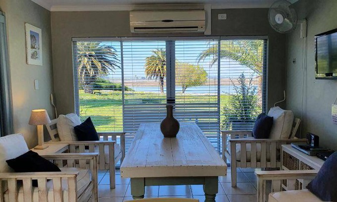 Velddrif Apartment | 45 m² Apartment ∙ 2 bedrooms ∙ 4 guests