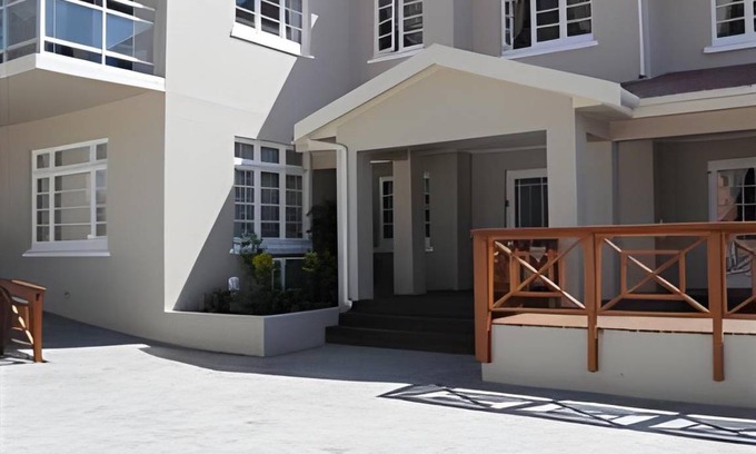 Port Elizabeth Bed & Breakfast | 45 m² Bed and breakfast ∙ 127 guests
