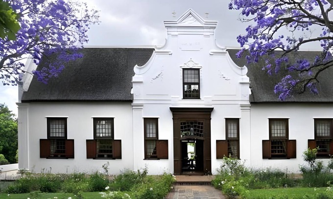 Simondium House | 450 m² Farmhouse ∙ 4 bedrooms ∙ 8 guests